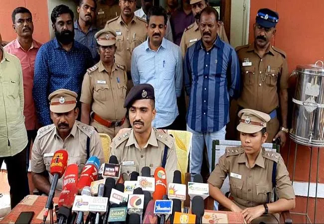  Award couple    The attackers arrested. nellai district 